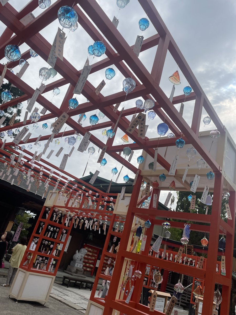 C0S_azuki's tweet photo. 風鈴祭りにお友達と行ってきた〜
めちゃくちゃ綺麗だったから一眼レフとかで撮りたかった………
カメラ欲しいね……… https://t.co/DYLLsKxLLR