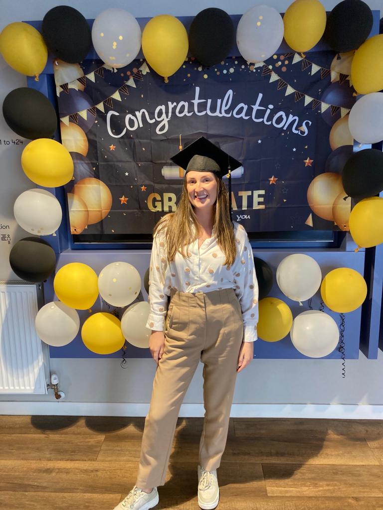 aparto student tweet media