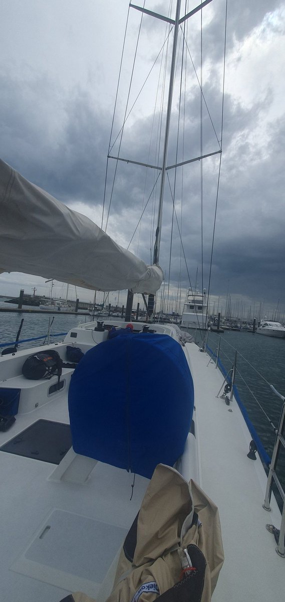 Opal getting ready for some exciting racing 🤞
🌬️  ⛵

#Opal
#VDLR2023
#DunLaoghaire
@dlregatta