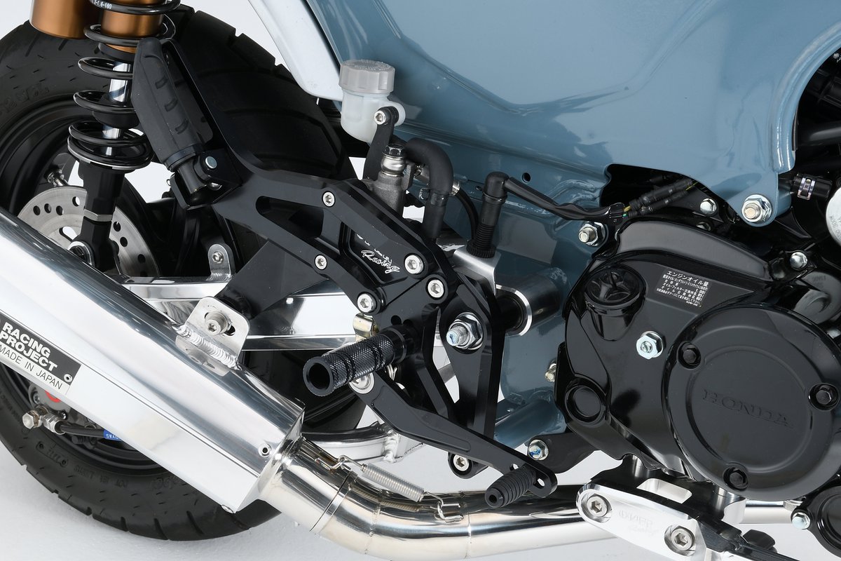 OverracingP's tweet photo. #DAX125 対応バックステップの予約受付中!!
タンデムの有無を選択でき、自信のスタイルに合わせたカスタムが可能に。
スポーティなポジションながらも、自然なふっとポジションでDAXを楽しんでいただけます(^^♪
https://t.co/eGFt9LDmXC
#HONDA #OVERRacing #BACKSTEP https://t.co/nUMdFcHjvJ