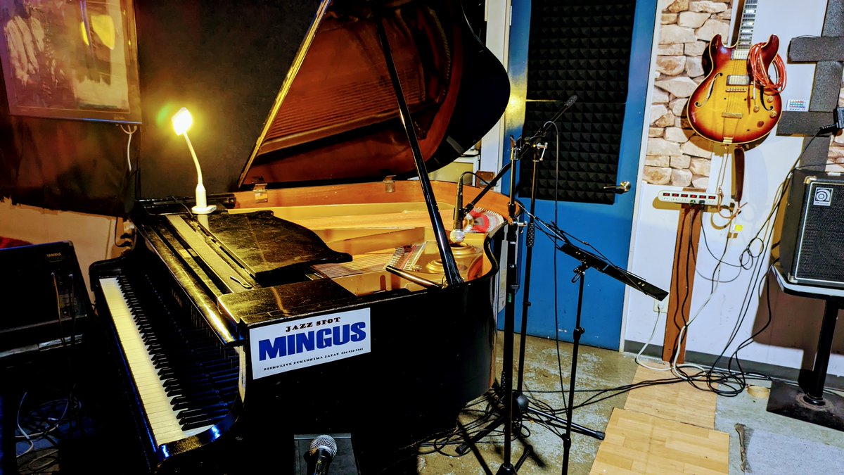 00yk00's tweet photo. 初訪問で福島のJAZZ Spot MINGUSさんへ
心地よいJazzを聴きながらオーナーさんの気さくだけど超マニアで沁みるトークにグッとくる

#福島ミンガス
#Jazz https://t.co/sT4wxfaS80