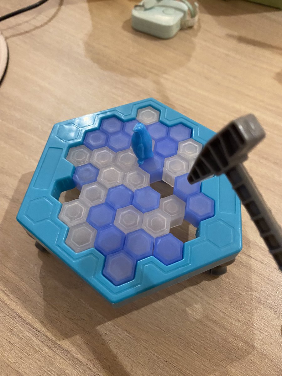 Orang lagi kerja, kita main penguin dulu biar ga stres🤧🫠