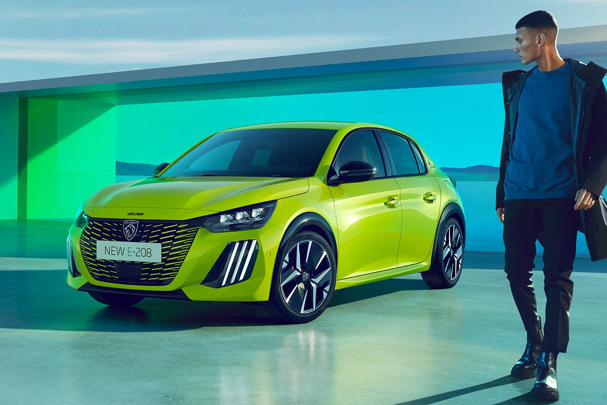 PeugeotFR's tweet photo. L’Allure est éternelle. Nouvelle #PeugeotE208 100% #Electrique https://t.co/8BQI75Bi7G
