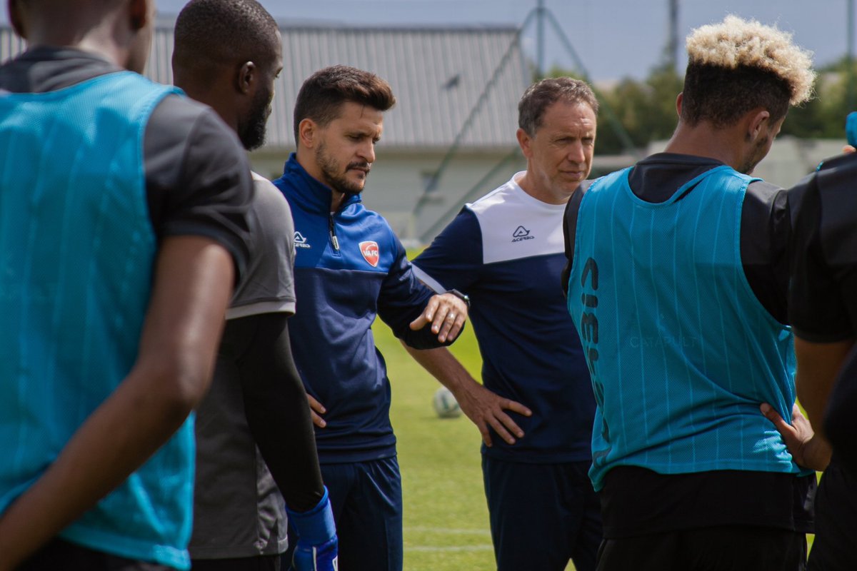 TEAMVAFC's tweet photo. ⚡️ Selon les premiers retours qui se dégagent du nouveau staff, les entraînements seraient beaucoup plus intensifs qu'avec les précédents staffs.

La plupart des joueurs sont crevés après les séances et le groupe travaille très fort. Certains joueurs prennent même de grosses soufflantes lorsque les efforts ne sont pas faits !

C'est un changement radical par rapport aux saisons dernières.
