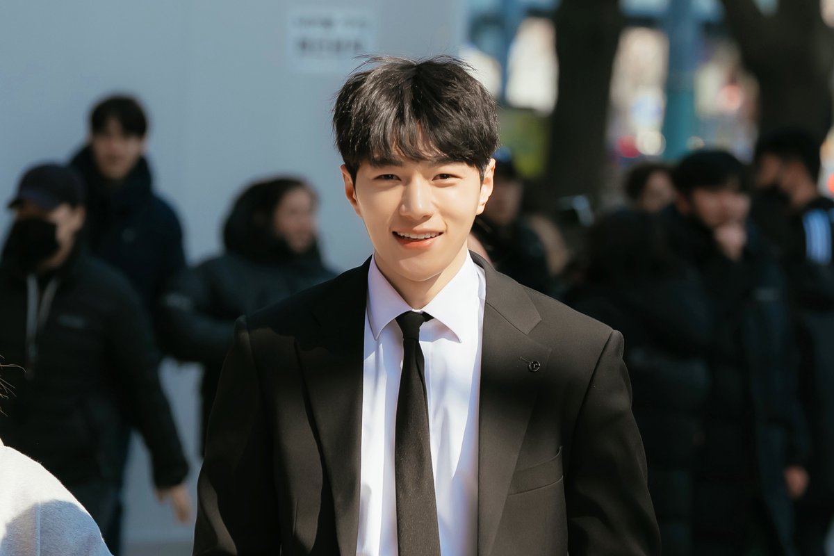 KIM MYUNGSOO(L) tweet media