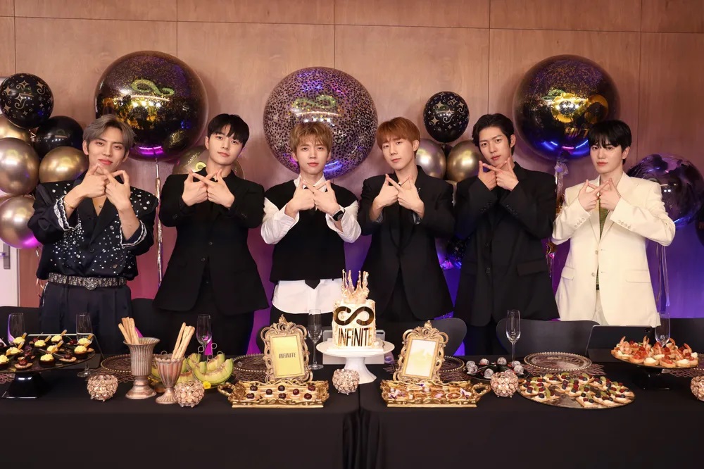 Kpop_Herald's tweet photo. .@IFNT_Official_ is coming back on July 31! This will mark the band's comeback as a 6-piece in 5 years and the start of Infinite's new journey under its own label, Infinite Company. Read for more: https://t.co/trLsHjSyBB. #INFINITE #INFINITECOMEBACK @Official_IFNT #인피니트 https://t.co/DxSK3o1TTZ
