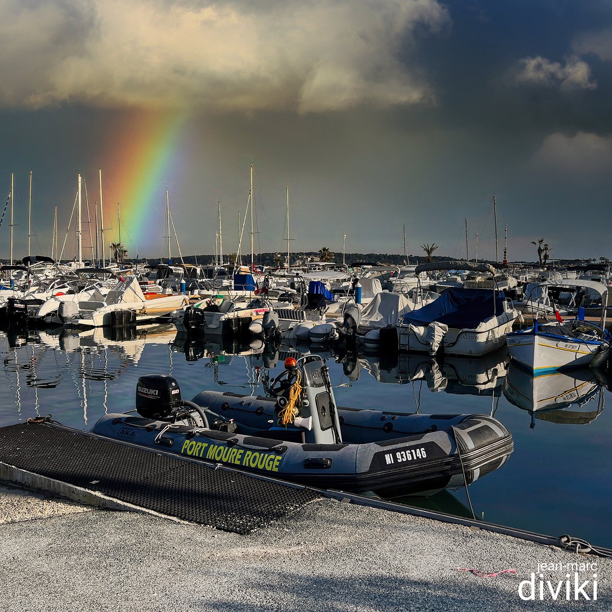 À découvrir très vite au Palm Beach ! 
Un rare appartement rénové de 3 pièces avec terrasse plein sud, garage et cave, dans une résidence de standing à 2 minutes à pied du Port du Moure Rouge...

👉 bit.ly/3HwzXew 
#cannes #palmbeach #MoureRouge #3gimmo #CotedAzurFrance