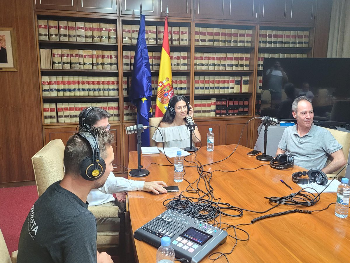 SikaSpain's tweet photo. #sevienencositas 

No paramos ...

El jueves estuvimos grabando en la sede del #CGATEsp un nuevo #podcastSika #desafío3050 tratando en este caso la problemática del gas Radón 

En pocos días tendréis la grabación online en  las principales plataformas de podcast https://t.co/gMksqsEzuw