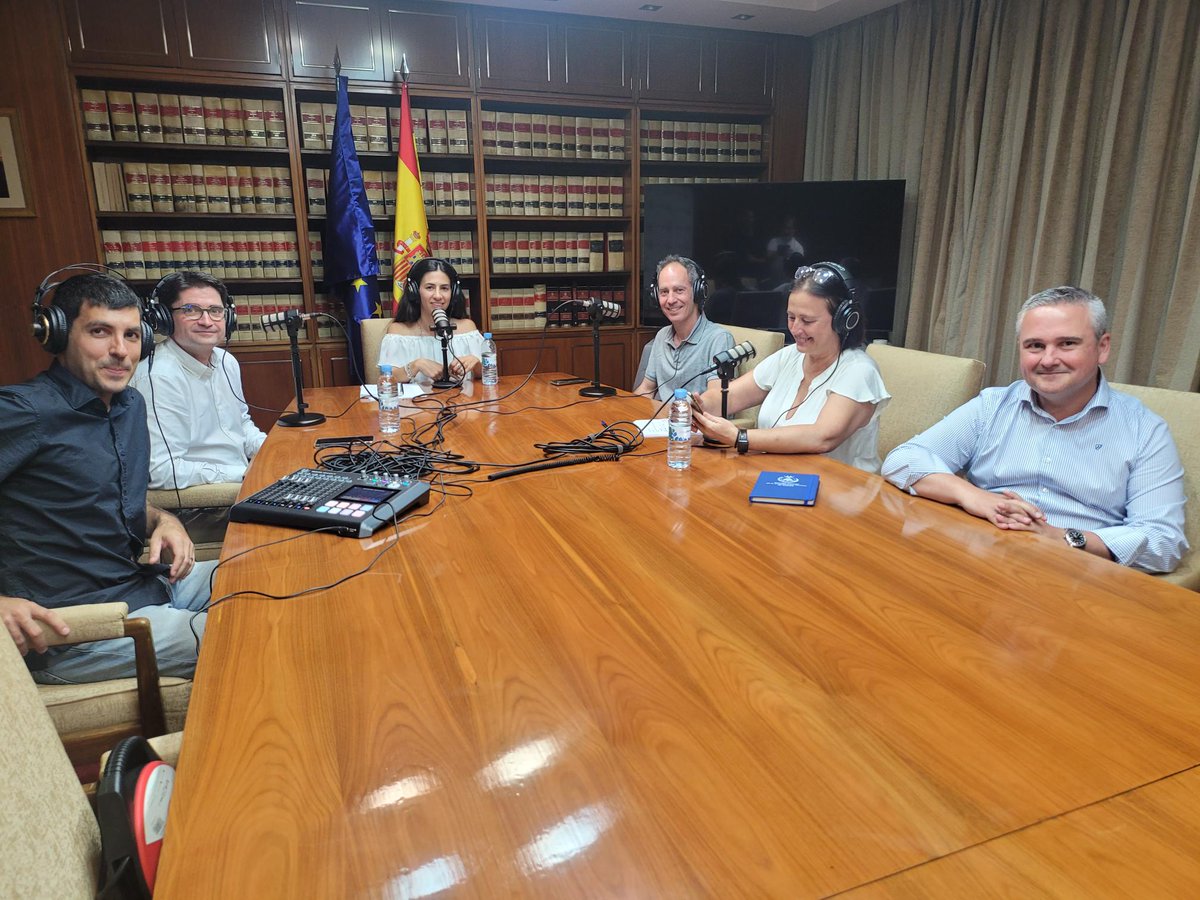SikaSpain's tweet photo. #sevienencositas 

No paramos ...

El jueves estuvimos grabando en la sede del #CGATEsp un nuevo #podcastSika #desafío3050 tratando en este caso la problemática del gas Radón 

En pocos días tendréis la grabación online en  las principales plataformas de podcast https://t.co/gMksqsEzuw