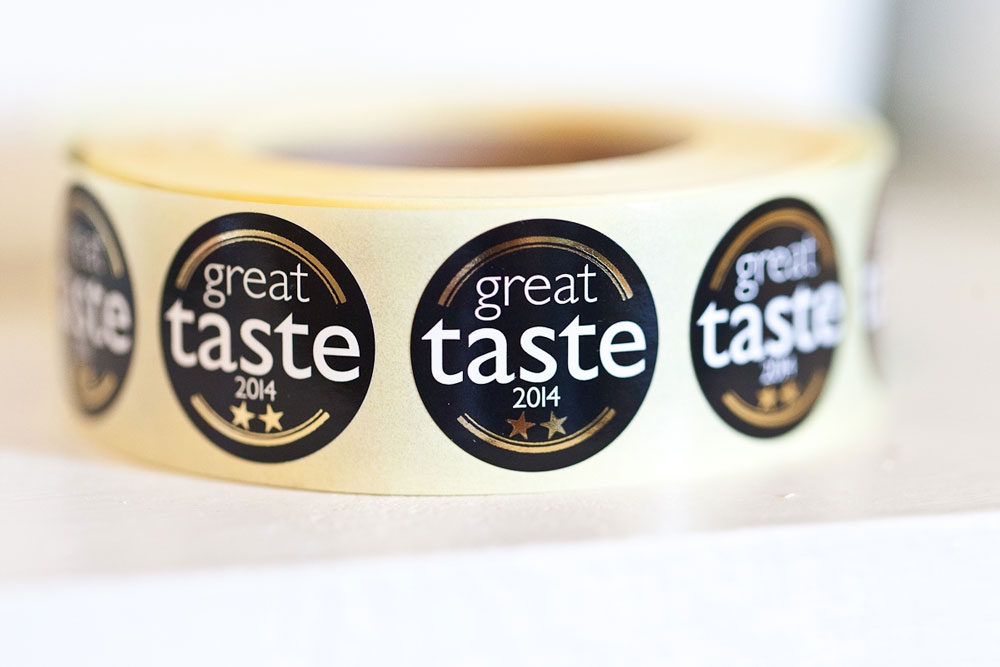 When acquiring new customers, shiny medals help win over those trying a product for the first time. Award stickers give a clear message to consumers about the quality of the product they are buying inkreadible.com #Medals #Awards #AwardMedalStickers #FoodAndDrink