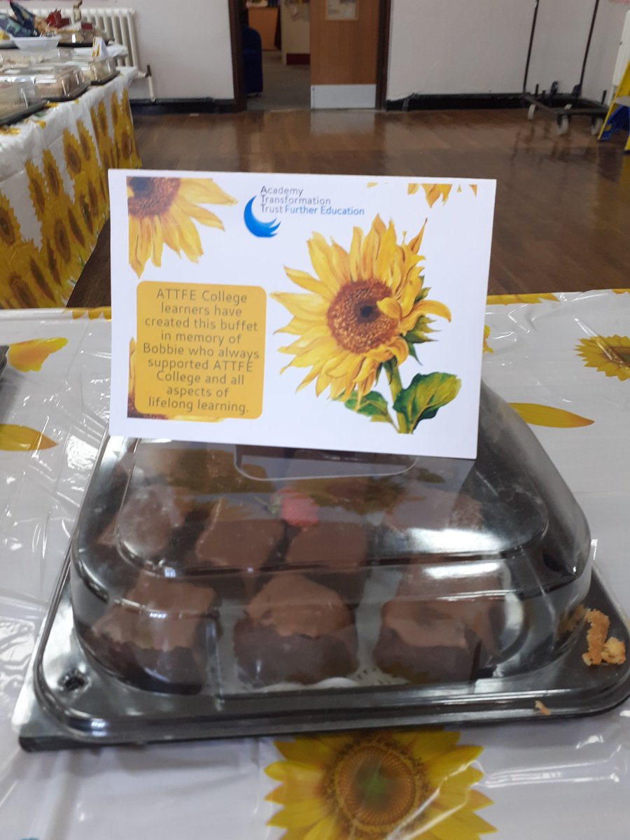 Natalie21449375's tweet photo. The amazing @ATT_FECollege have catered for the team preparing to send off our beloved Bobbie. #shineonsunbeam🌼🌞 https://t.co/2ufnqRwxBE