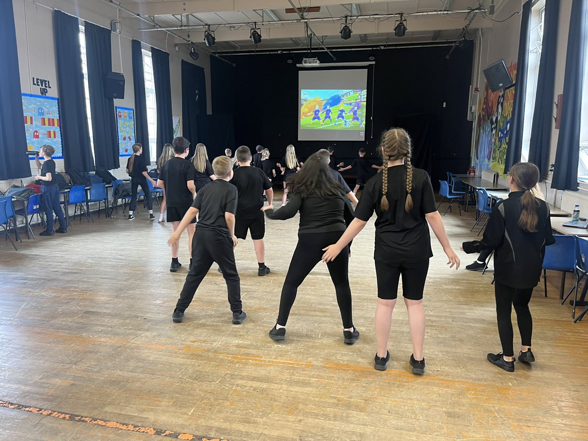 AbersychPerform's tweet photo. Year 7 and 8 doing Just Dance. https://t.co/Q5kpvVvC3u