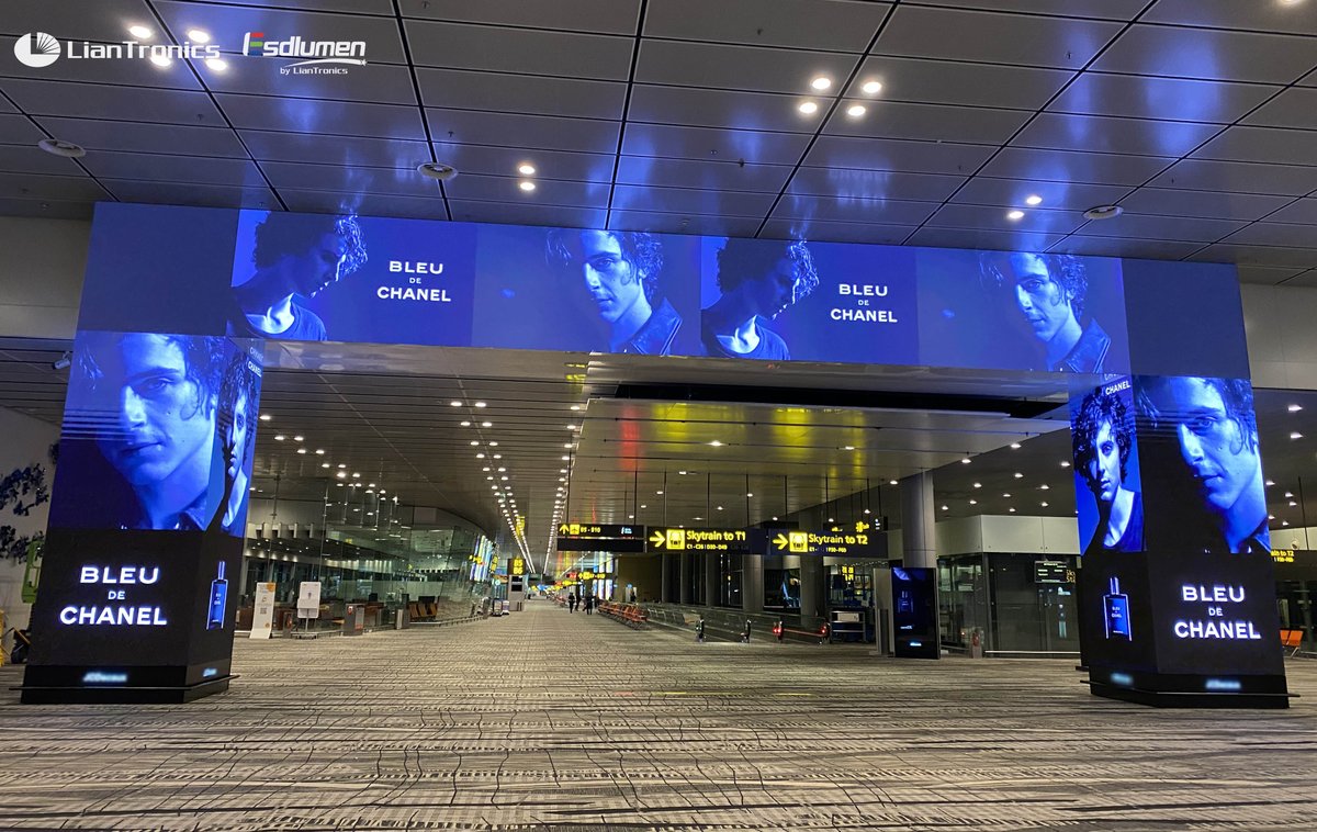 EsdlumenLED's tweet photo. Esdlumen’s 2 sets of commercial LED screens form two massive LED entrance gates with an area of 120 sqm respectively in the Singapore Changi Airport’s departure hall. 

For more: https://t.co/zdBAtcDlKB

#LianTronics #Esdlumen #commercialleddisplay #ledvideowall #AVTweeps https://t.co/zZBnV7GWxs