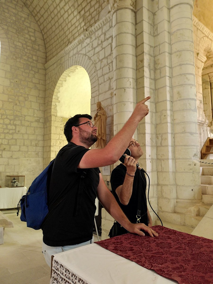 RCValdeLoire's tweet image. 🧐 Le premier épisode de ce #podcast concocté par @sensdelavisite vient d'être enregistré au sein de la crypte peinte de l'Église Saint-Nicolas de #Tavant (Indre-et-Loire), en cours de modélisation 3D par notre Service Patrimoine et Inventaire 👓

⏯️ On a hâte d'écouter ça ! 🎧