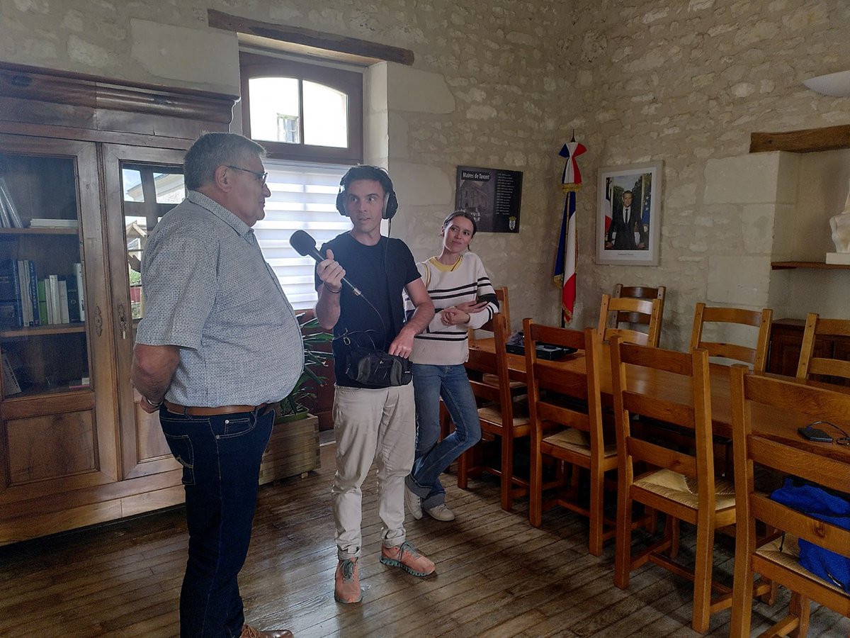 RCValdeLoire's tweet image. 🧐 Le premier épisode de ce #podcast concocté par @sensdelavisite vient d'être enregistré au sein de la crypte peinte de l'Église Saint-Nicolas de #Tavant (Indre-et-Loire), en cours de modélisation 3D par notre Service Patrimoine et Inventaire 👓

⏯️ On a hâte d'écouter ça ! 🎧