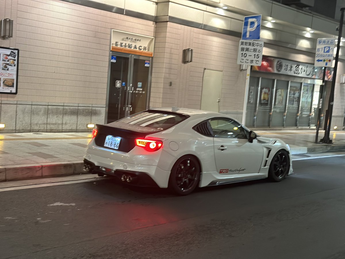 LOQrjjSGeWU0cCG's tweet photo. Before After
納車前(新車) 現在(2年)
今の仕様好きな人やコラボしてくれる人いたら嬉しい
#トヨタ #86gt #86後期 #TRD #cwest #vrand #クリスタルアイ #goodgun #クロススピード #Blitz https://t.co/3cZAWjtCXc