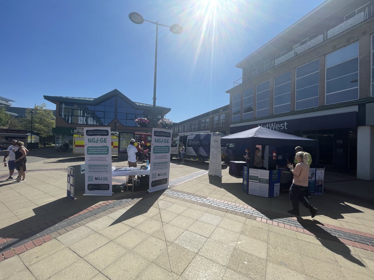 ahmed6lfc's tweet photo. @pa_housing Here on a sunny day in #Corby with #partneragencies during #ASBAwarenesswerk. Meeting the public and customers. @JayatPAHousing @CorbyPolice @SaferCorby @resolveasb https://t.co/lQMnY0WYbu