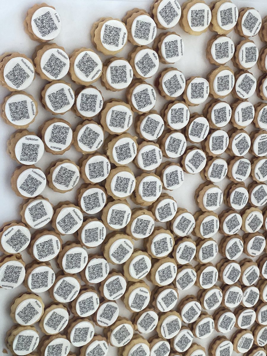 Data dissemination at #7MCEH via QR code on a biscuit for each country Health and Environment Scorecard for UK: cdn-auth-cms.who.int/media/docs/def…