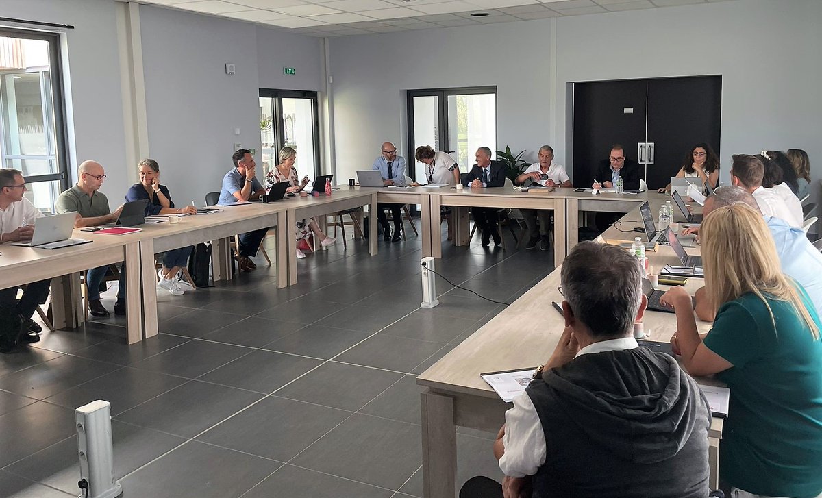 la_CNAPE's tweet photo. 🗣️CNAPE territoriale Midi-Pyrénées : les adhérents du territoire se rencontrent pour échanger sur les enjeux et l'évolution du secteur. #cnape https://t.co/iypmvLxJUA