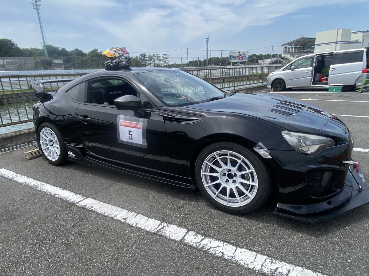 86_zn6_0109's tweet photo. アンパラ×FRONTICE×CrossRun走行会に参加してきました!!
4ヶ月ぶりのサーキットでシングルゼッケンは怖かったですwww
もつ煮食べに行ったはずが気づいたらTC2Kも走ってました()
1日でTC1K・2K堪能!!
体も車も酷使した1日でしたが楽しかったです!!
#アンパラ走 #FRONTICE #CrossRun https://t.co/o0uRycWnIT