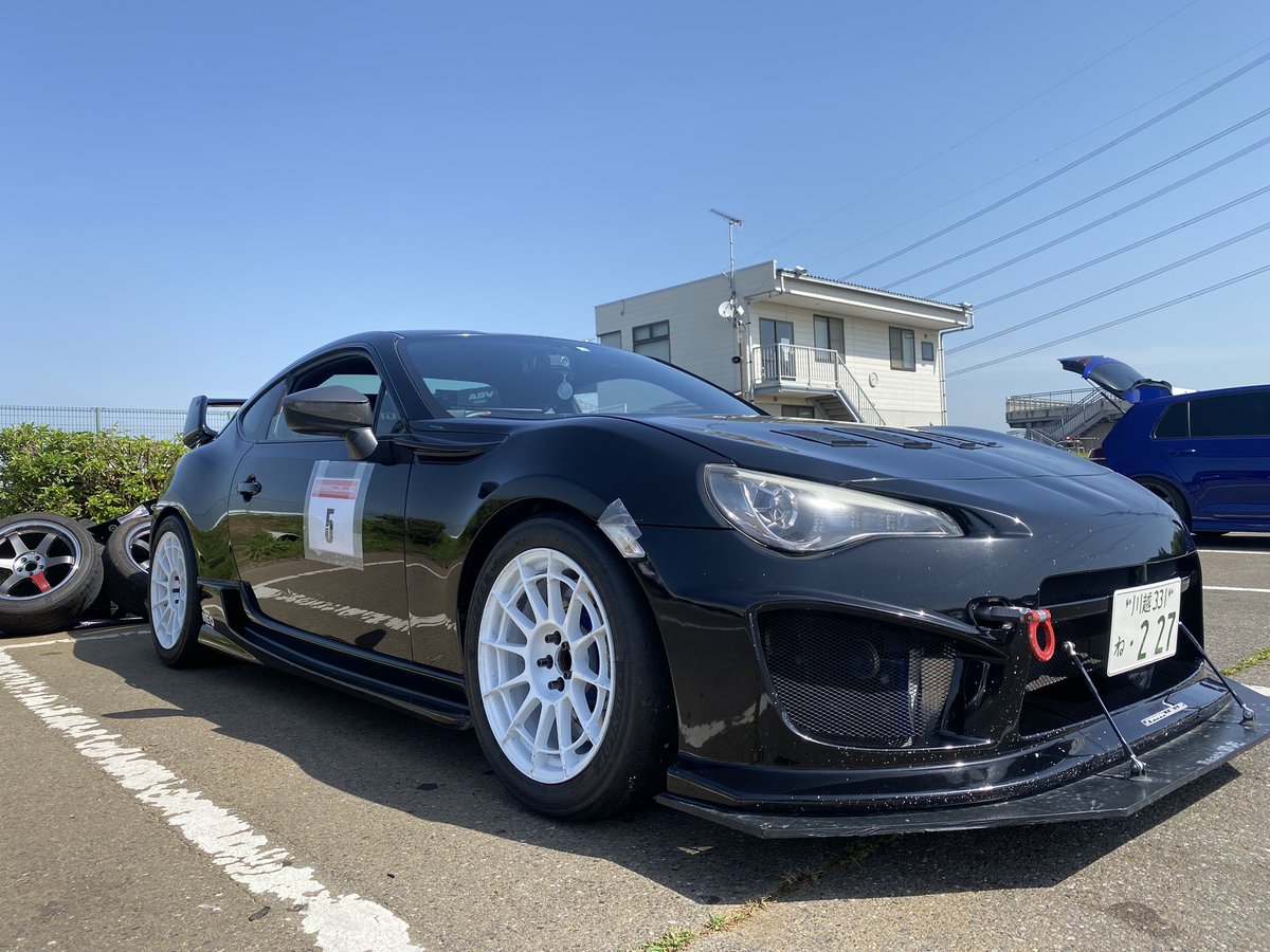 86_zn6_0109's tweet photo. アンパラ×FRONTICE×CrossRun走行会に参加してきました!!
4ヶ月ぶりのサーキットでシングルゼッケンは怖かったですwww
もつ煮食べに行ったはずが気づいたらTC2Kも走ってました()
1日でTC1K・2K堪能!!
体も車も酷使した1日でしたが楽しかったです!!
#アンパラ走 #FRONTICE #CrossRun https://t.co/o0uRycWnIT
