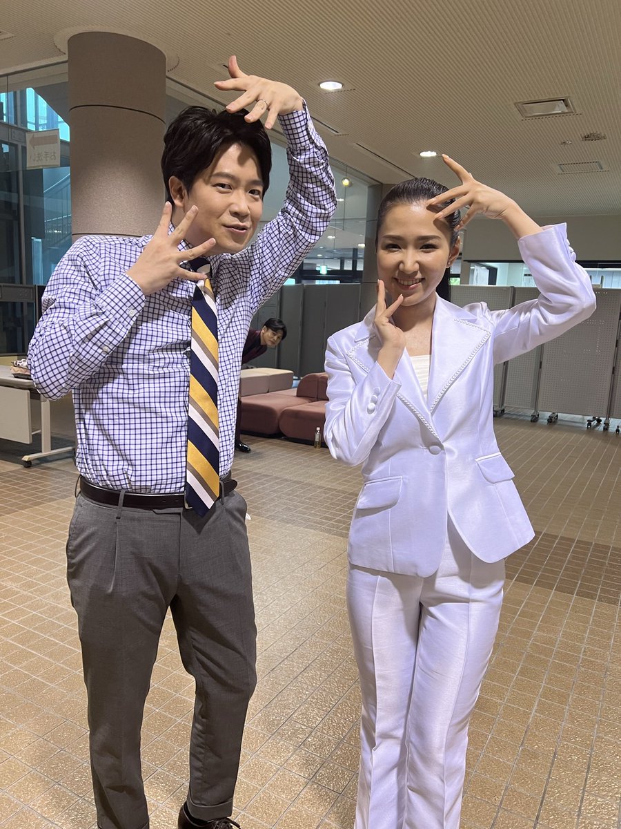 AimitanakaO's tweet image. お知らせ📢

7月9日 NHK BSプレミアム「新・BS日本のうた」出演します⭐️
佐賀県にお邪魔しましたっ！
#渡辺健太 アナウンサーと #愛懺ポーズ しましたっ！
後ろからひょっこりはんしてるのは…⁈🫣

ご覧下さい😆
#田中あいみ