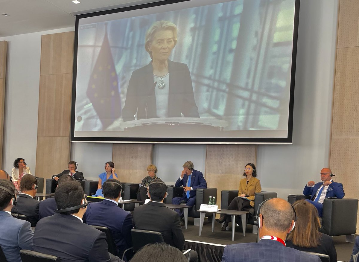 ‘There can be no conflict prevention or resolution without climate action’ said ⁦@vonderleyen⁩ Pres ⁦@EU_Commission⁩ at ⁦@OSCE⁩ conf on #climatechange. Taken a while but great this now recognised. Need partnerships w those most affected, initiatives & funding ⁦