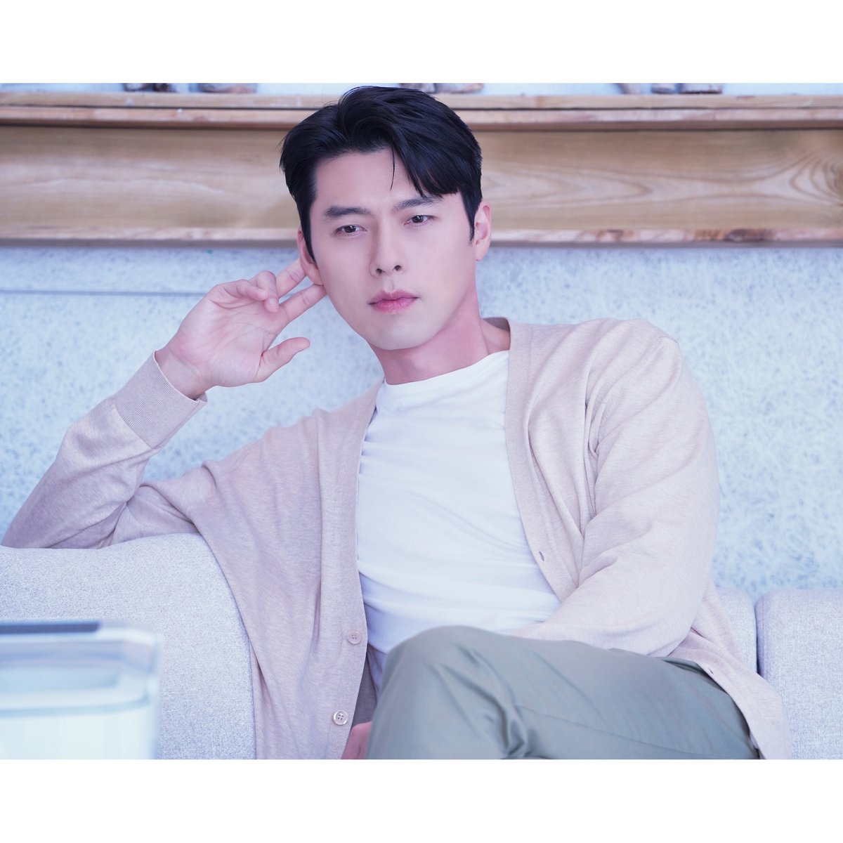vastprbot's tweet photo. [VAST MAKING]

금요일을 더욱 신나게 만들어줄
선물 같은 현빈 배우의 메이킹🌼

#덕메들의_스마트한_덕질의길
#스마트카라 #smartcara
#현빈 #HYUNBIN #ヒョンビン #玄彬
#VASTENTERTAINMENT #VASTMAKING https://t.co/ivYIhk4RXX