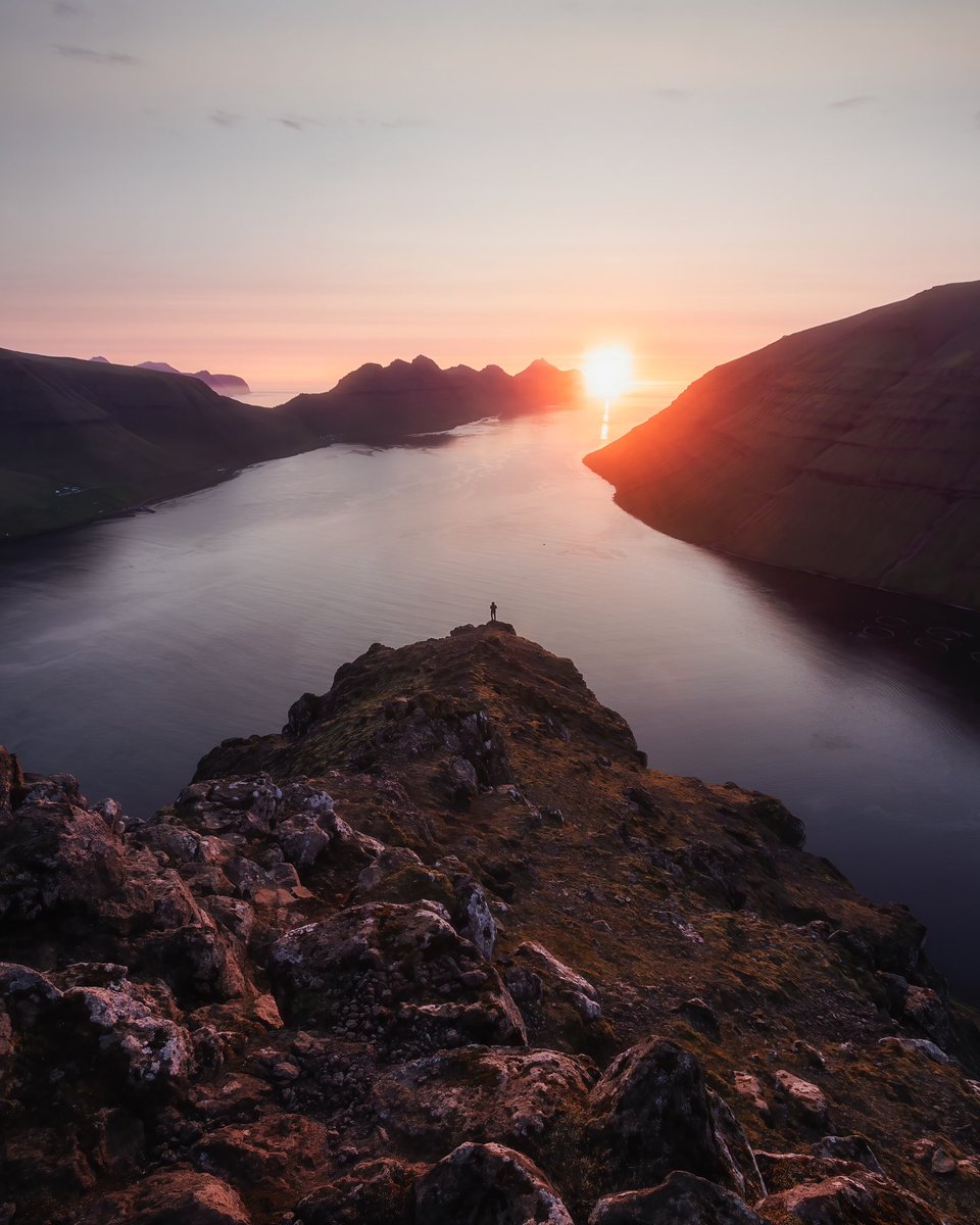SaviourMifsud's tweet photo. Watching the sunset from Mount Klakkur, Faroe Islands 😌

#phototour #sunset #faroeislands https://t.co/KAvQM24EdT