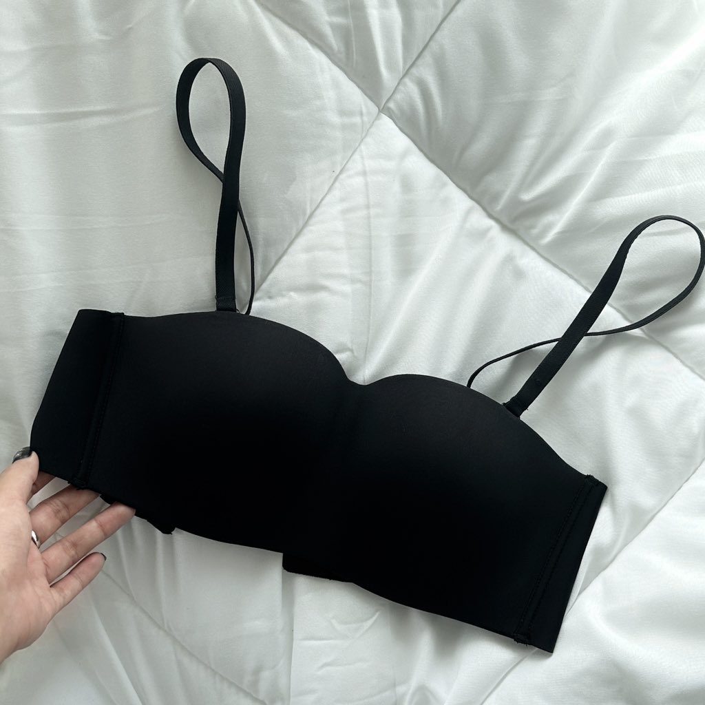 yoxrgravity's tweet image. ยืนยันคำเดิม Sabina รุ่นที่ชอบที่สุดคือบรารุ่นนี้อะ เป็นแบบไร้โครง ใส่สบายเหมือนไม่ใส่ ดูไม่โป๊ด้วย ให้ฟีลเหมือนเกาะอก ยิ่งซื้อช่วงโปรยิ่งคุ้ม