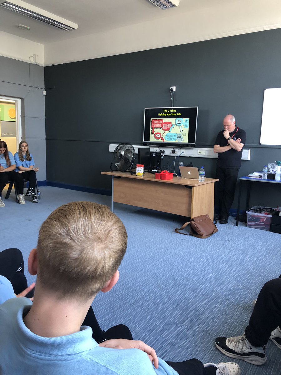 Thankyou to <a href="/JohnsThe2/">The2Johns</a> for their E-Safety presentation. Warning all our young people of the ways to stay safe online in regards to sharing inappropriate images. A great session so thankyou once again.