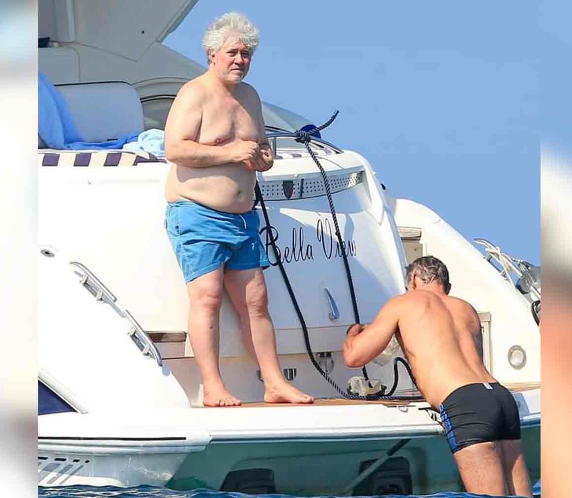 CapitanBitcoin's tweet photo. Aquí está Pedro Almodóvar, el que le hizo la campaña a Zapatero con lo de la ceja. Un luchador por el socialismo en España que guardaba la pasta en una offshore de las Islas Vírgenes Británicas desde 1991. Socialismo, pero mi pasta fuera de país. Así piensan estos estafadores. https://t.co/IIUvo0y7aG