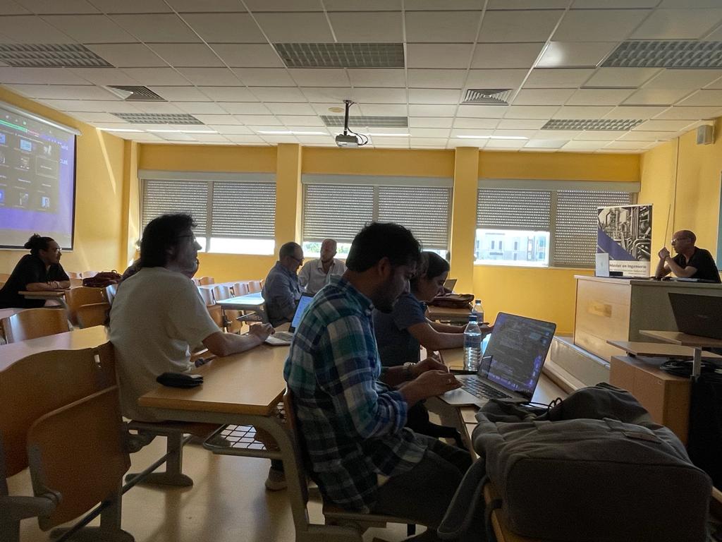 TailingR32Green tweet media