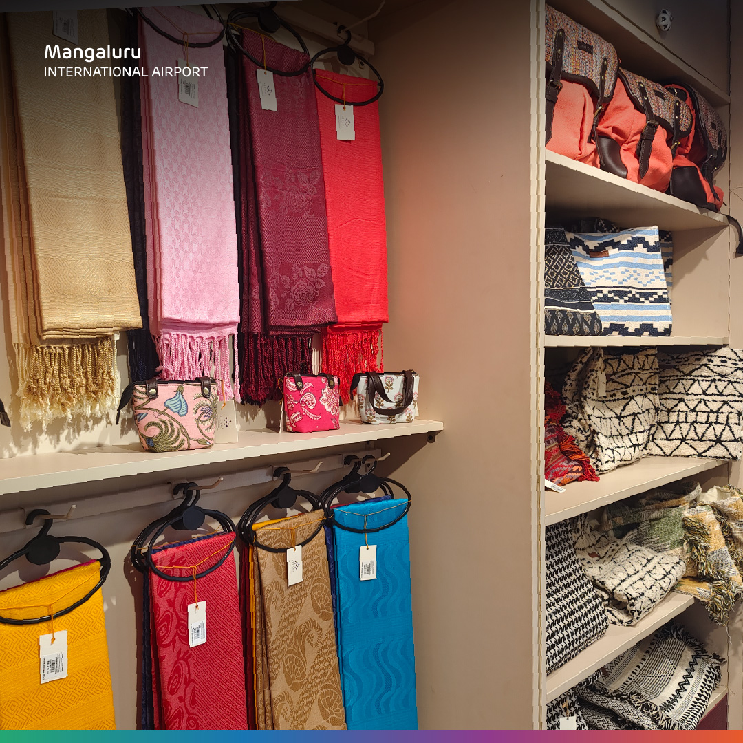 mlrairport's tweet photo. All the ladies out here, we have some great news for you! Sitara has opened its door at the Domestic Security Hold Area (SHA) of #MangaluruAirport. Now explore a wide range of accessories the next time you visit our #GatewayToGoodness. 

@rare_planet_ #Accessories #Shop #Travel https://t.co/HzCDyd1Sb0