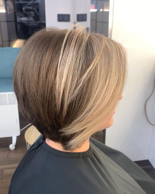 Градуированная стрижка: техники выполнения и идеи причесок на разную длину волос nails-mag.ru/volosy/graduir…