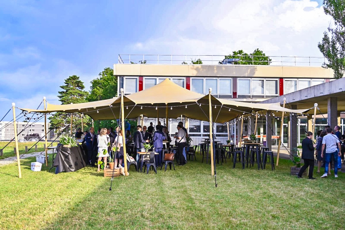 [Event] 🌟Campus Nouvelle Ère🌟
Centrale Lyon dévoile les transformations de son campus d'Écully : rénovation énergétique, finalisation d'un bâtiment de 8 000 m², succès du Skylab. 

🚀L'École se tourne désormais vers l'avenir avec le projet "Impact" : bit.ly/3eJeUqt