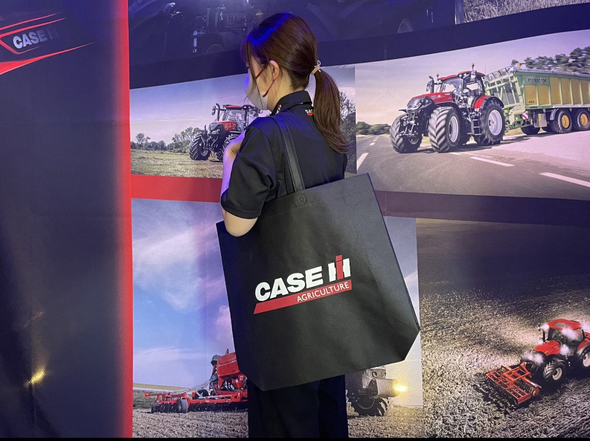 ITSCLAB1's tweet photo. 『国際農業機械展in帯広2023』
お配りしているCaseIHロゴバッグは数量限定、午前･午後の部での先着順配布となります。
お取り置き等は出来ませんので、予めご了承の程お願い申し上げます。

#国際農業機械展 #帯広
#インタートラクターサービス株式会社
#caseih #北海道 #農農 #トラクター https://t.co/jgTZgC2t2n