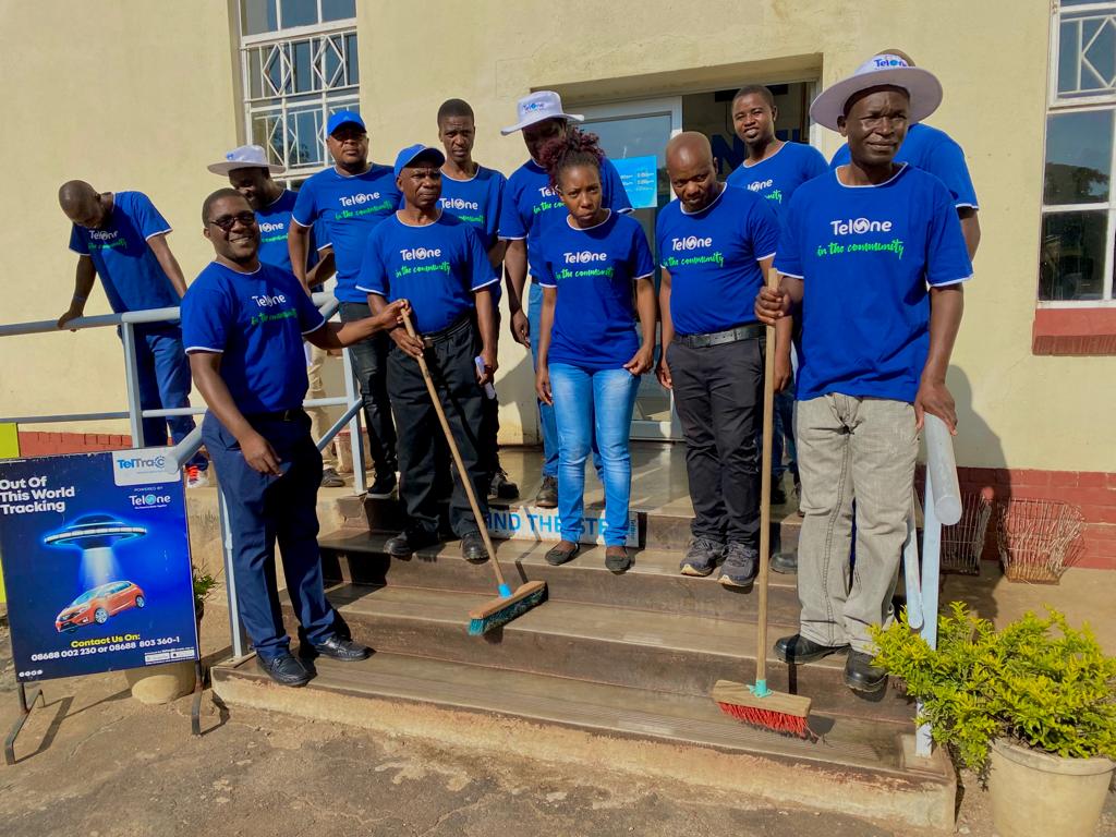 TelOneZW's tweet photo. Sights from today’s #NationalCleanUp Day #TeamTelOne #TelOneInTheCommunity #PlayYourPart. https://t.co/Nt81MdSGfy