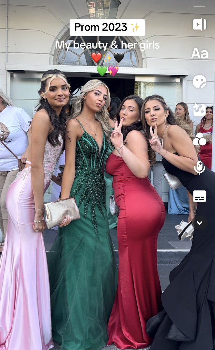 StephRo92143929's tweet photo. Aww prom for my beauty & her besties ❤️✨🖤#classof2023 #prom2023 #hollywood #styley https://t.co/3P6a4j3Rjs