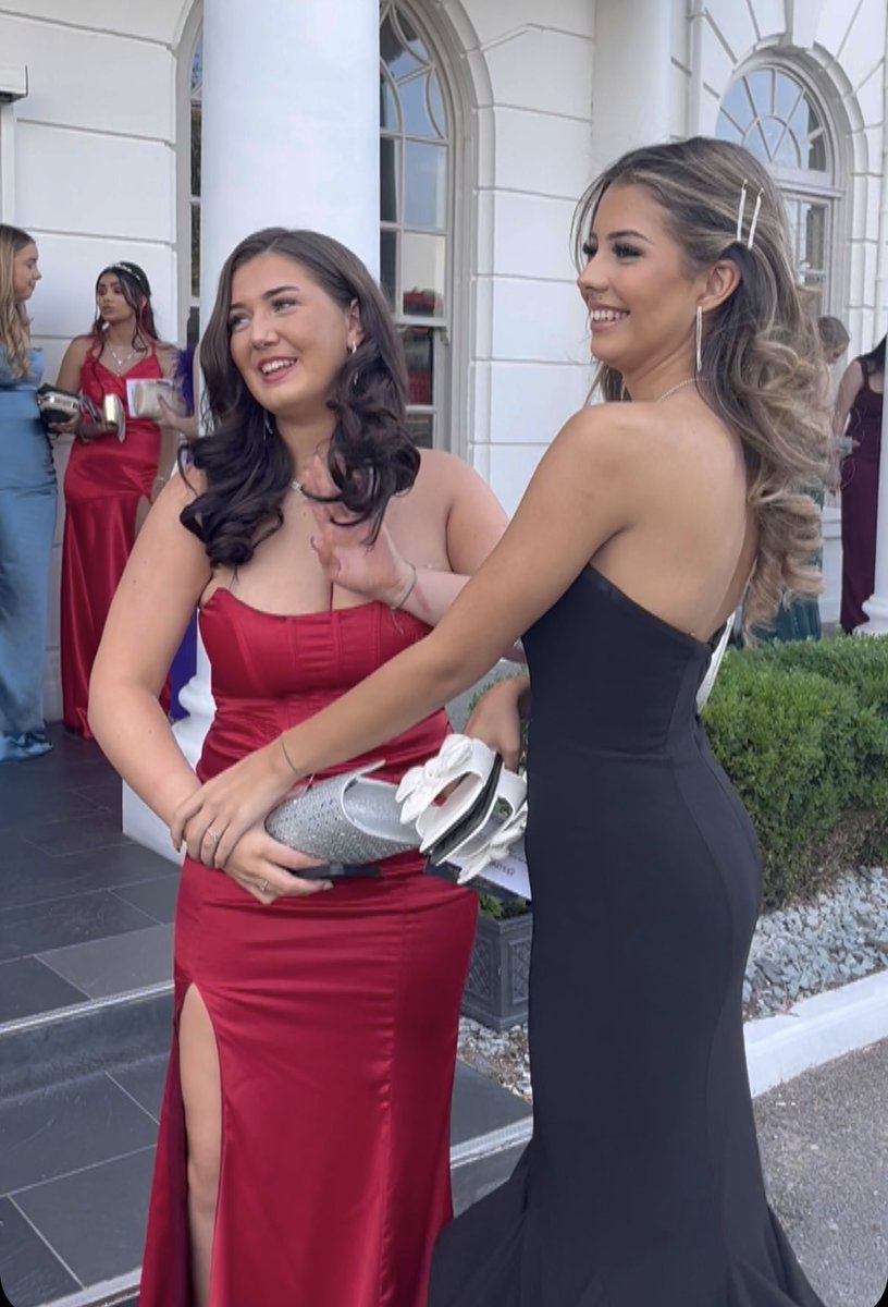 StephRo92143929's tweet photo. Aww prom for my beauty & her besties ❤️✨🖤#classof2023 #prom2023 #hollywood #styley https://t.co/3P6a4j3Rjs