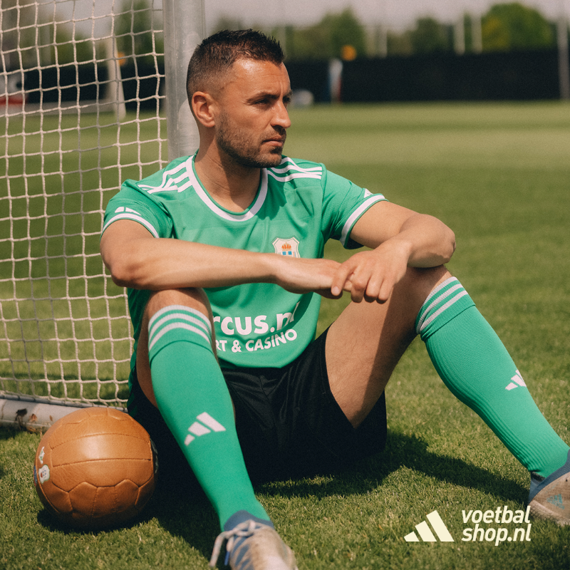 PECZwolle's tweet photo. Nothing here to like. Only to love. 💚

The new adidas away kit 23-24
 ➟ https://t.co/nFhuU9sgoT 
𝗼𝗳 haal 'm in de fanshop!

#peczwolle