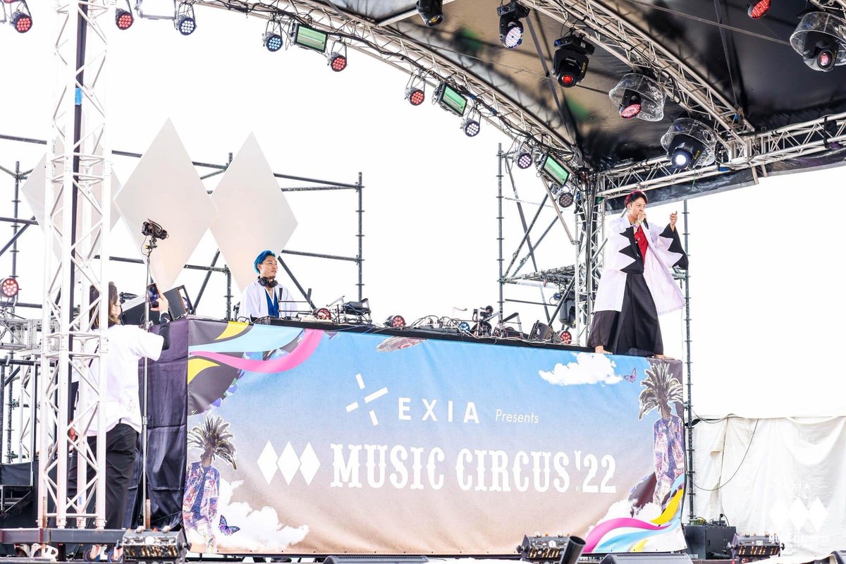 tryharddjschool's tweet photo. まさか自分が音楽FesのMain stageに出るなんて...

by Tryhard DJ アカデミー講師 Banko&amp;Casparia

#夢が叶う
#好きを仕事に https://t.co/Lp1f0r5YoW