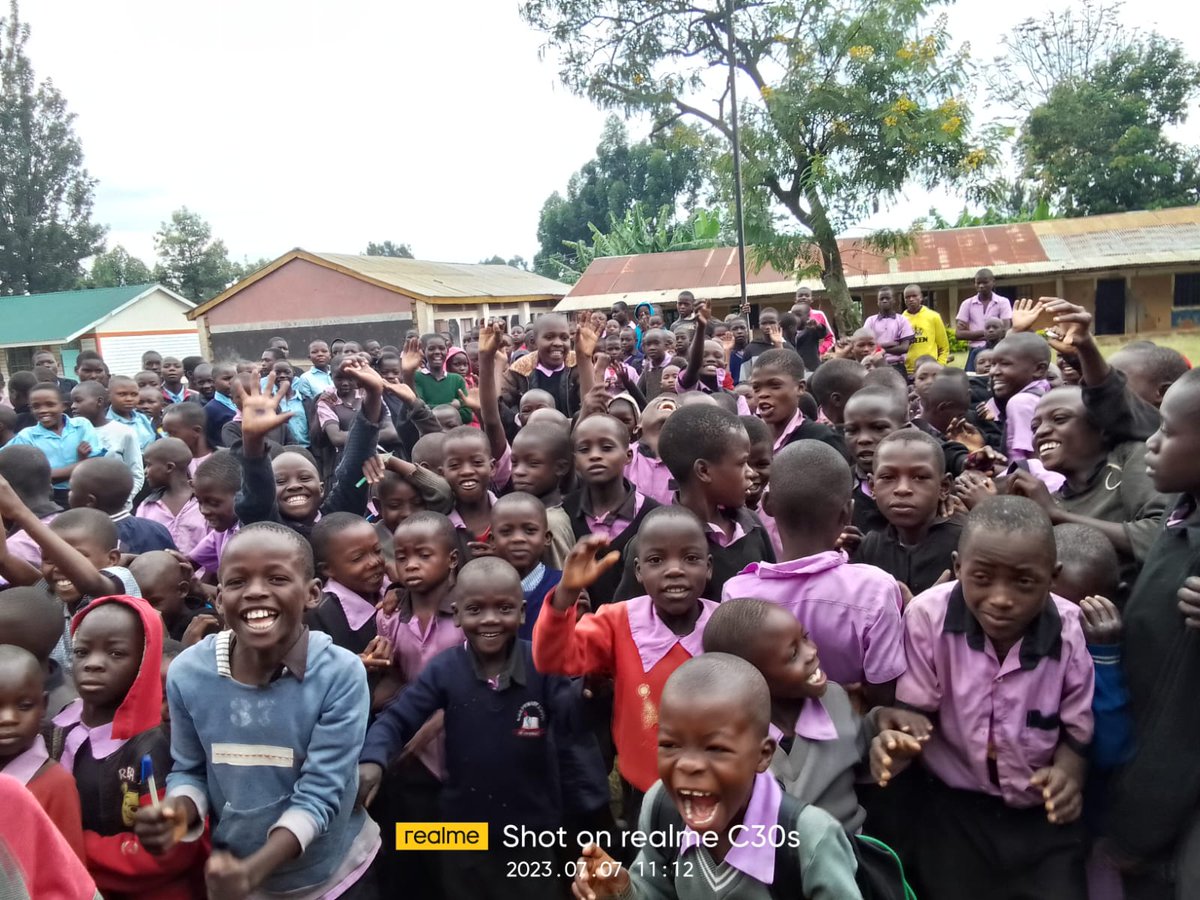 UOKGCSA's tweet photo. Emmanuel Wafula an intern at UoK GCSAYN this morning took Climate justice awareness campaign at Cheng'wali JSS and primary school,formed a climate justice club that comprise 34 JSS Students &amp; 2 teachers and proceeded for a Clean up exercise in school and Mabanga center. https://t.co/cvUjhrr2O0