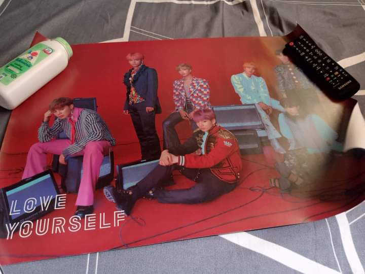BangtanHeartPH's tweet photo. WTS LF | ONHAND

BTS OFFICIAL POSTERS

180-250 pesos each
Set taker (prio) 3,500
+Jimin poster is unoff po

📌Prices in picture
📌+Poster tube
📌+Lsf
📌Pay now ship later

Mop: gcash
Mod: flash, j&amp;t

Dm us or comment mine to order ❤️ https://t.co/QXqNR5FZde