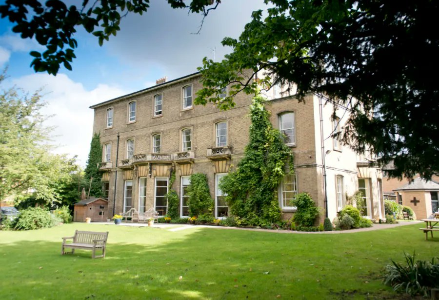 AMCISNews's tweet photo. St Mary's School Cambridge are looking to recruit a Head of Marketing &amp; Communications @StMarysSch More info: https://t.co/ooaAqbmiTB https://t.co/4tqjBUjBJZ