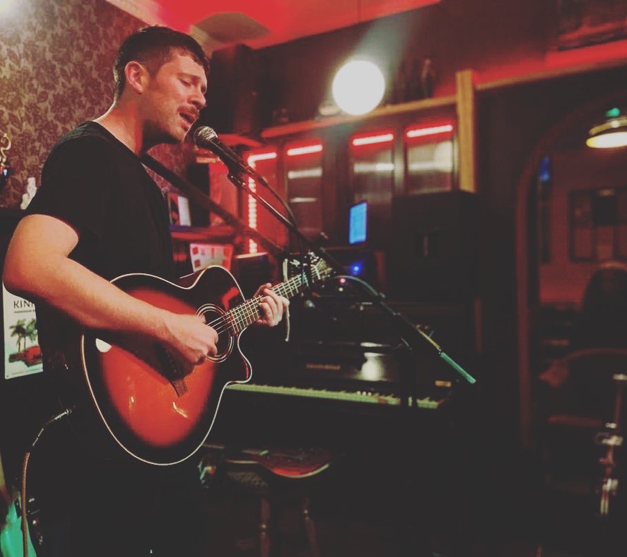 videobluemusic's tweet photo. A night in Dundalk with piano, guitar &amp; laptop. Thank you to Shane Clarke of @weareelephants_ for joining me on ‘Red Mist’, to @MarkDurnin and @BsideCommunity for beautiful sets and to @SpiritStore for having me bring ‘The Pull’ LP home again. https://t.co/TR3dsFwOqT
