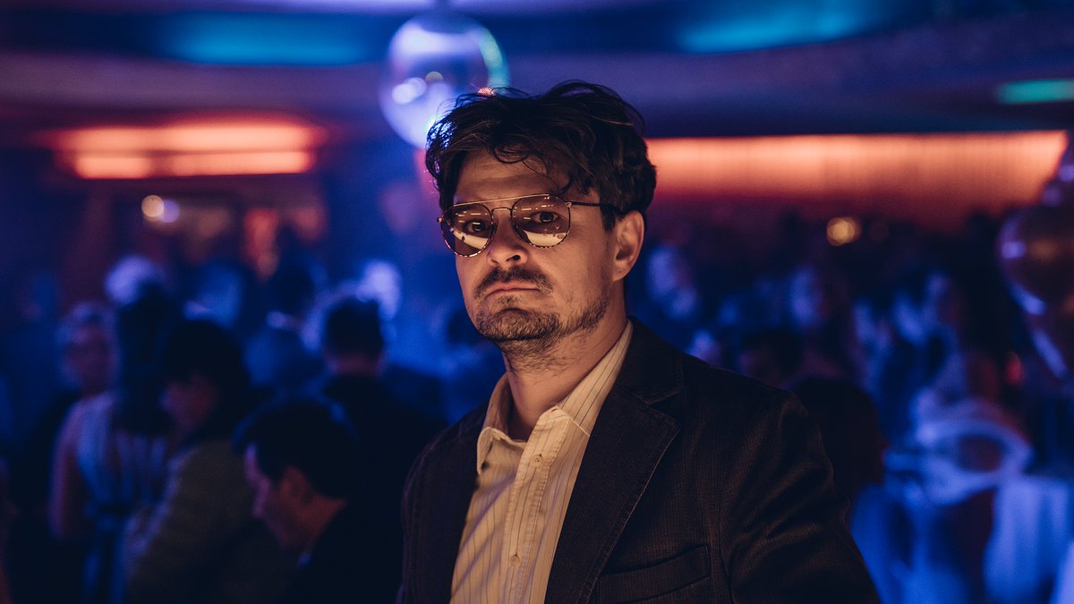 NetflixPL's tweet photo. Nowy rok, nowa tajemnica i nowi członkowie obsady. „Rojst Millenium” wkrótce na Netflix.

W nowe Millenium wchodzą: Magdalena Różdżka, Dawid Ogrodnik, Janusz Gajos, Piotr Fronczewski. https://t.co/i99iSyAl0k