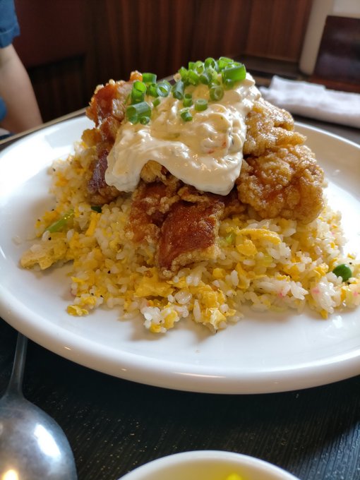 福島市の中華さくらさん
昨日高熱で死んでた次の日に食べる量じゃねぇ
結局あまり食べれず食べてもらいました😇 