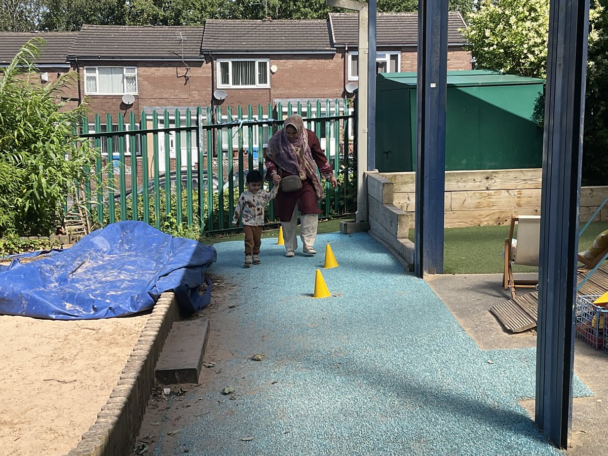 Miss Astley tweet media