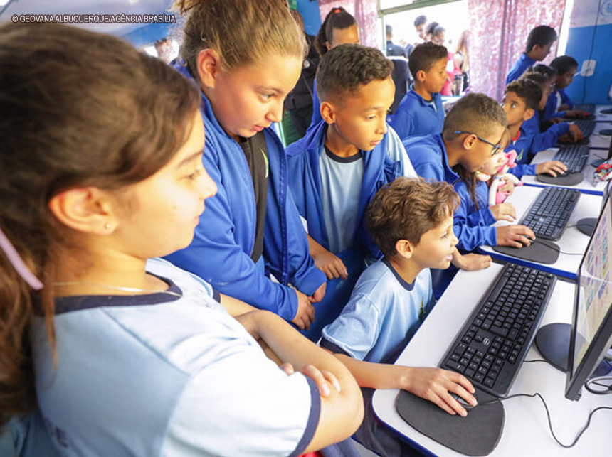 Projeto fomentado pelo GDF leva internet e computadores a escola rural

politicadistrital.com.br/2023/07/06/pro…

#Escola #Tecnologia #InclusãoDigital #Educação #EscolaRural #Computadores